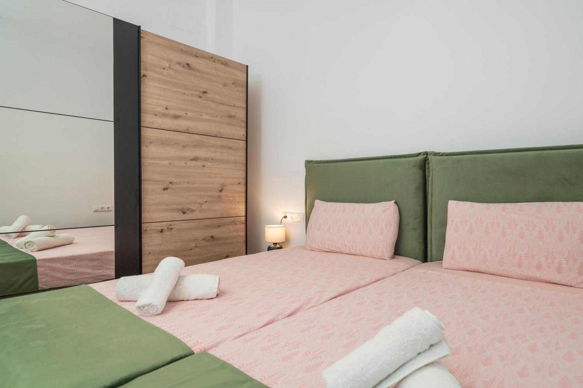 Neon 2Br Luxurious Central Apt Heraklion ภายนอก รูปภาพ