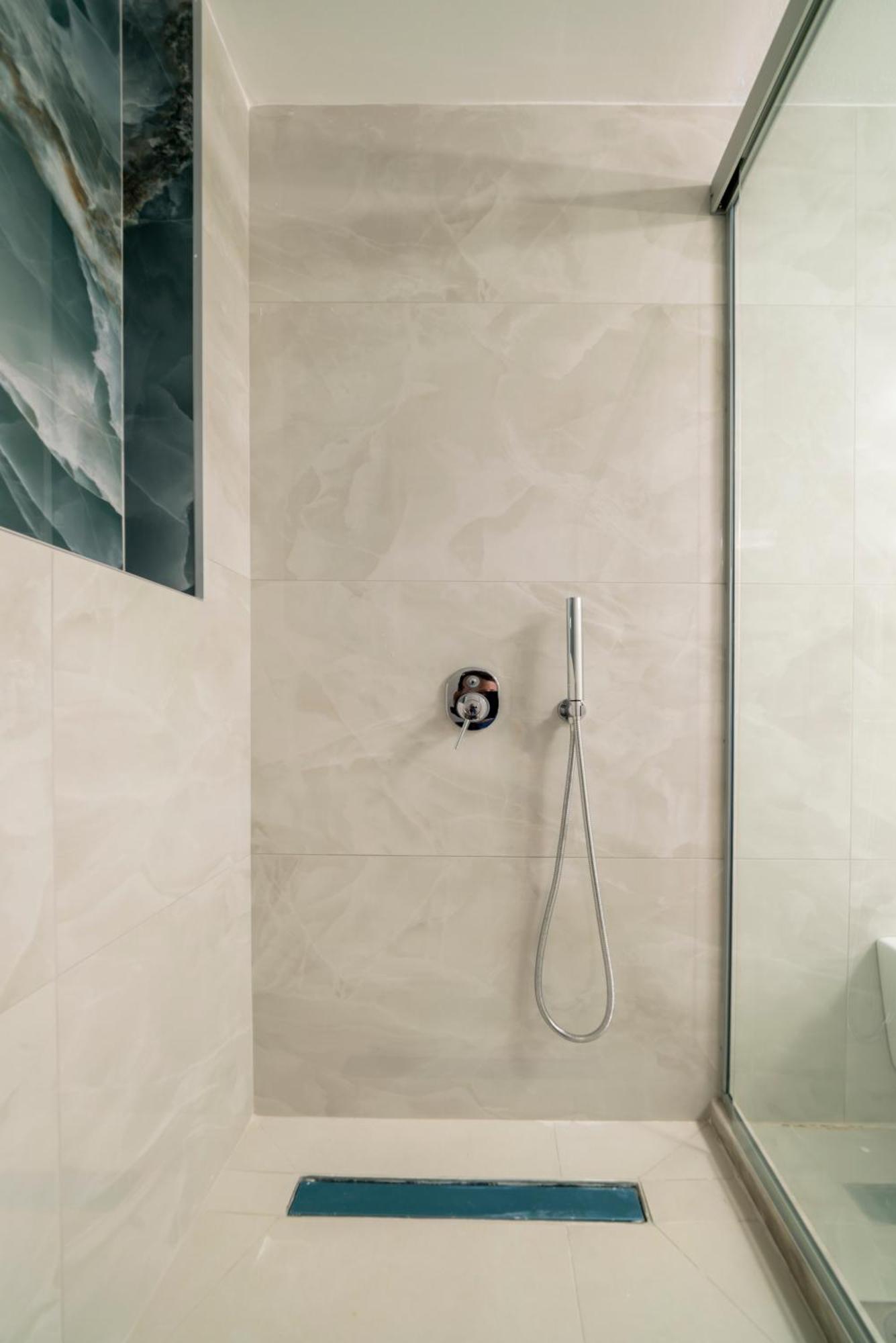 Neon 2Br Luxurious Central Apt Heraklion ภายนอก รูปภาพ