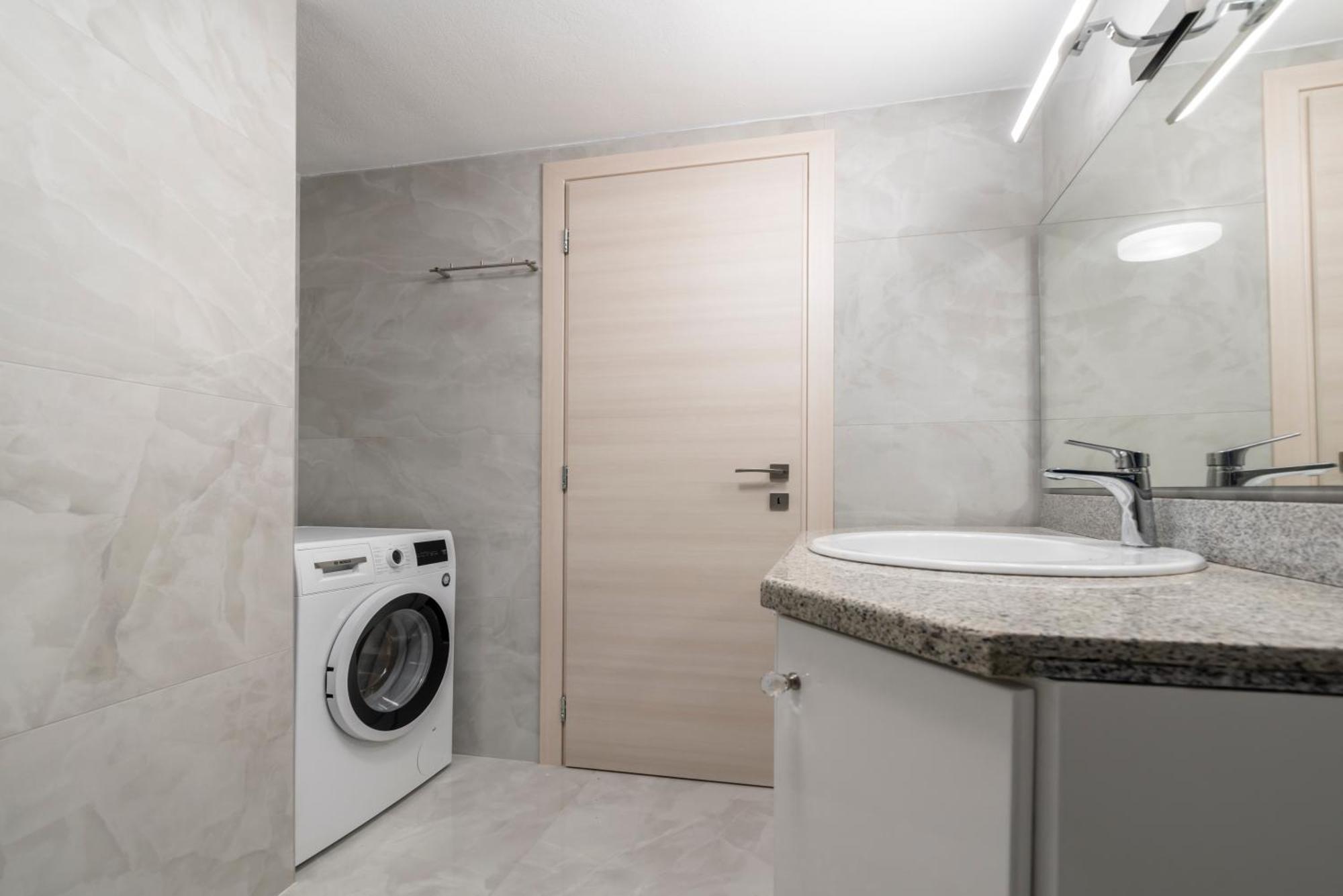 Neon 2Br Luxurious Central Apt Heraklion ภายนอก รูปภาพ