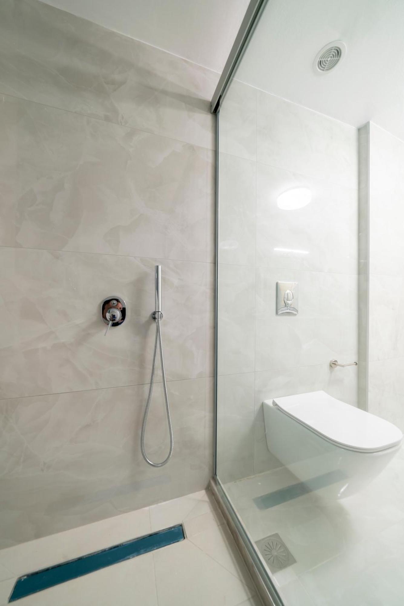 Neon 2Br Luxurious Central Apt Heraklion ภายนอก รูปภาพ
